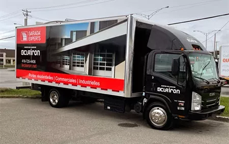 Camion de services des Portes de Garage Le Clairon